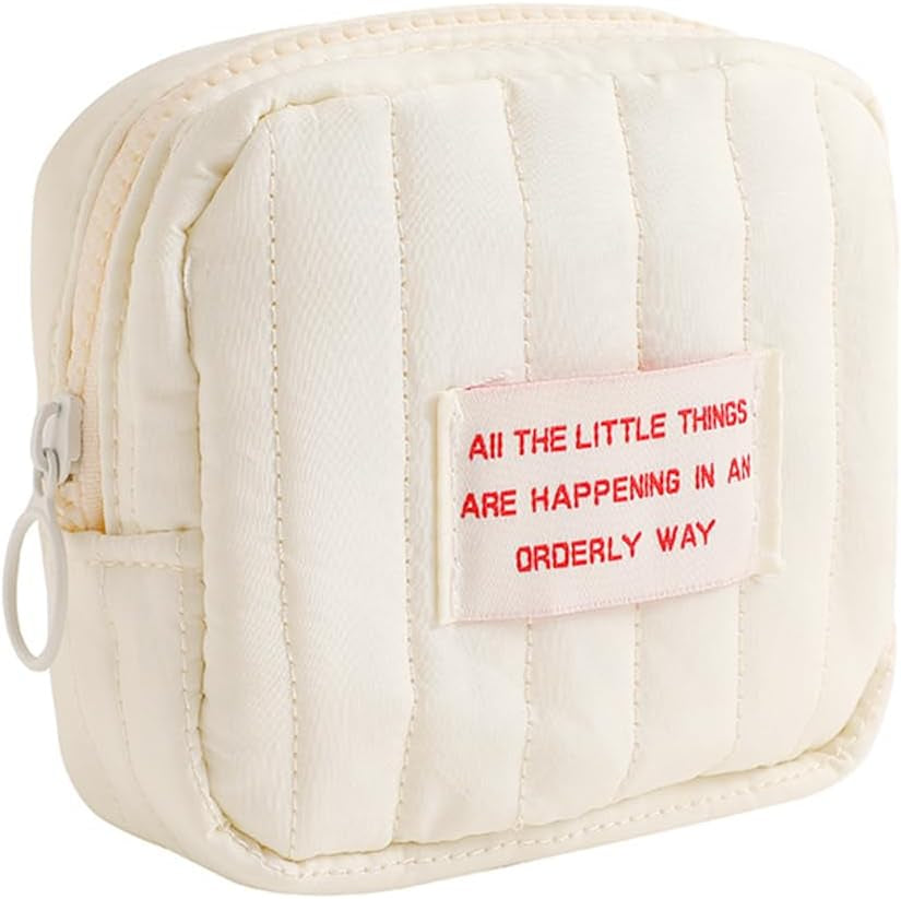 Small Makeup Bag Quilted Travel Cosmetic Organizer Bag White Square Pouch with Zipper Cute Preppy Portable Toiletry Bag for Purse Aesthetic Mini Storage Bag for Women Mama Gift