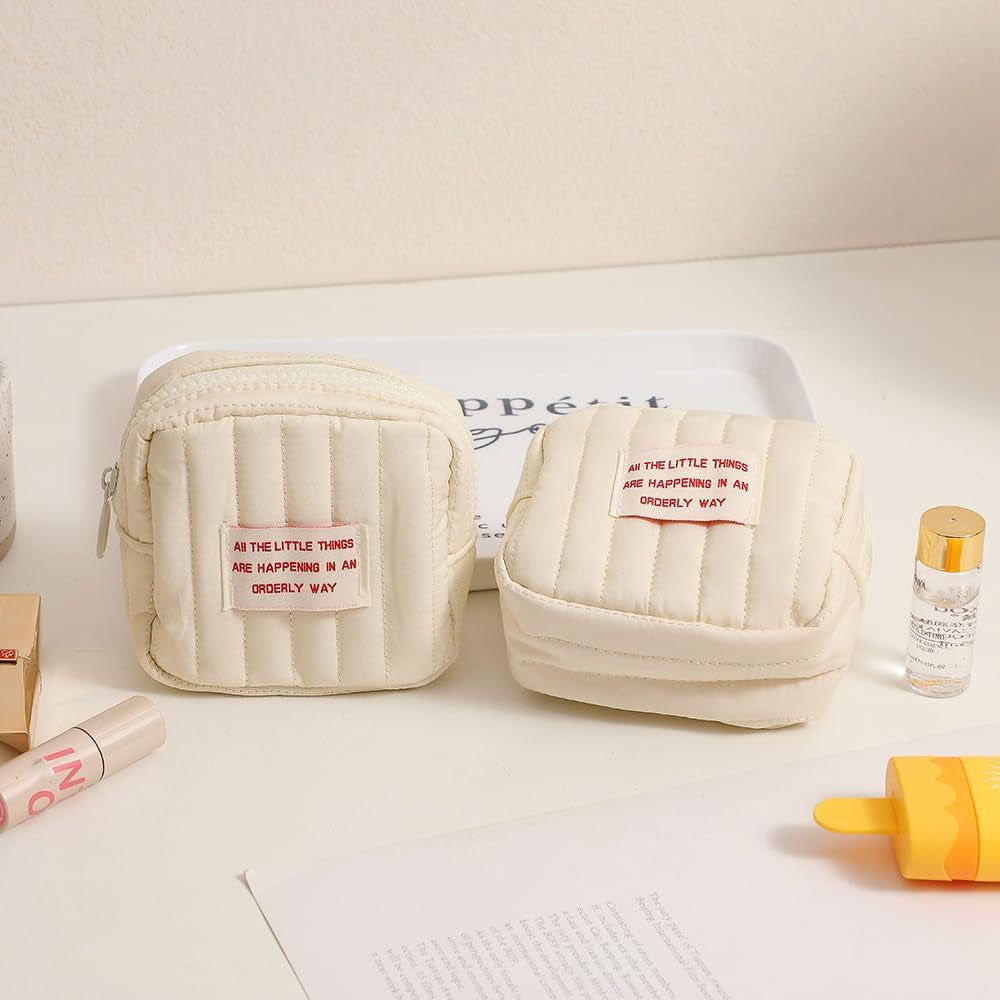 Small Makeup Bag Quilted Travel Cosmetic Organizer Bag White Square Pouch with Zipper Cute Preppy Portable Toiletry Bag for Purse Aesthetic Mini Storage Bag for Women Mama Gift